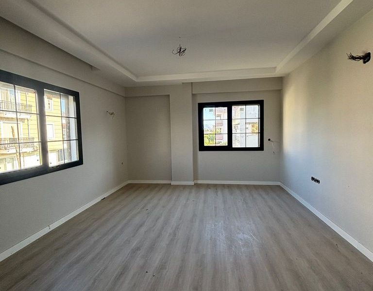 Dalaman Hürriyet Mah'de 2+1 Kapalı Mutfak Havuzlu Satılık Daire