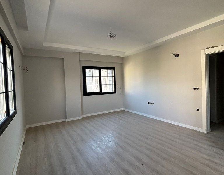 Dalaman Hürriyet Mah'de 2+1 Kapalı Mutfak Havuzlu Satılık Daire